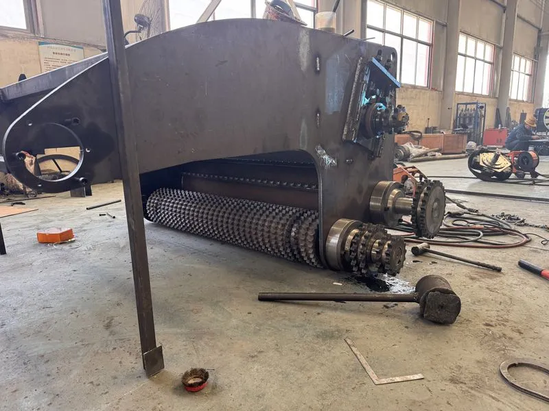 WeiDong WD1690W diesel road-wheeled horizontal grinder, photo 3