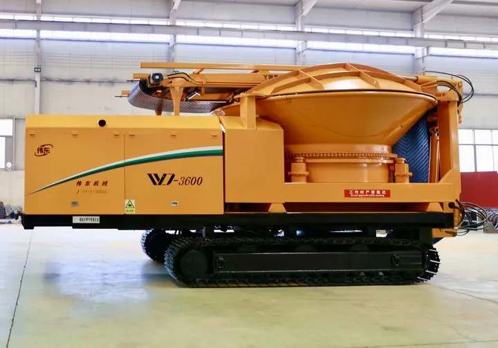 WeiDong WD3600C diesel crawler tub grinder