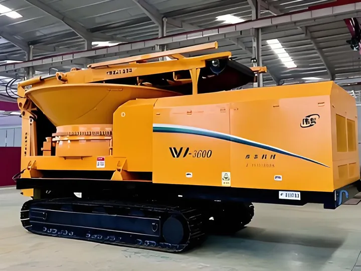 WeiDong WD3600C diesel crawler tub grinder, photo 2