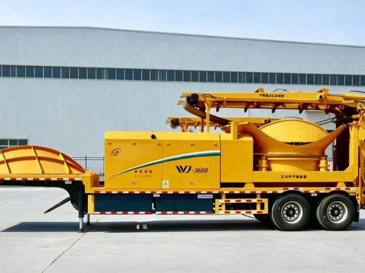 WeiDong WD3600S diesel semi-trailer towable tub grinder